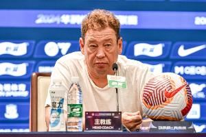 斯卢茨基：明天比赛的重要性不言而喻 阿苏埃已经做好了出场准备