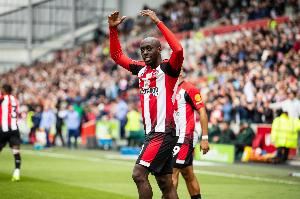 热刺纽卡有意！BBC：布伦特福德尝试续约维萨，但他今夏更想离队