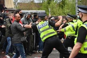 第一了😂上赛季曼联球迷被捕事件最多，曼城西汉姆排名二、三