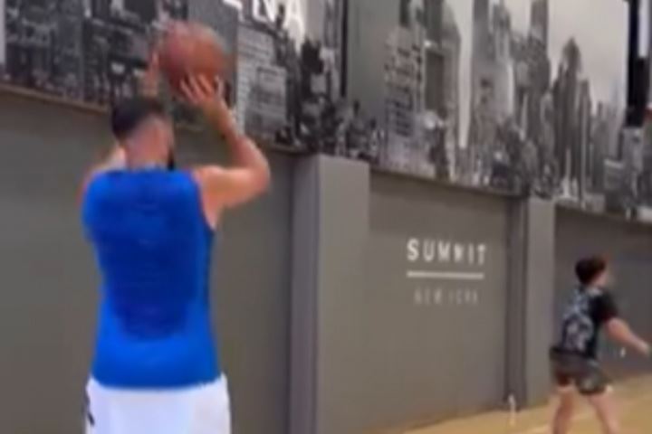 🤯什么是顶级射手！克莱在纽约训练连进72记三分球🎯