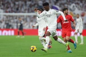 西媒：琼阿梅尼能踢中场中后卫又能踢自由人，他将扮演关键角色