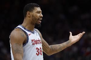 名记：斯马特出勤堪忧 可能下赛季的古德温会和他一样出色😅