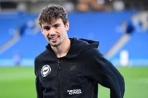 罗马诺：尤文考虑租借+强制买断签奥莱利，但需先有中场离队