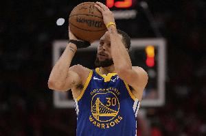 库里：高中时依靠身体和运动能力也能混过去 但之后技术就很重要