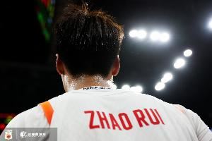 赵睿：越是危险和困难的时候越要往前走 这样我们才能越来越好