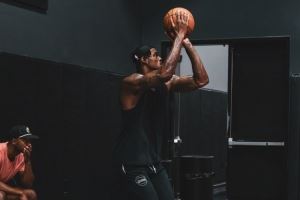 针对性很强！范德彪晒近期训练视频 主练两个底角的跑动接球三分