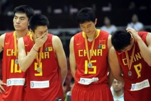 中国男篮亚洲杯决赛16胜1负 唯一丢冠上演“偷笑门”+郭士强辞职