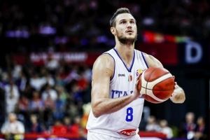 意大利炮火力不足！37岁加里纳利6中1拿到8分3板 5次犯规