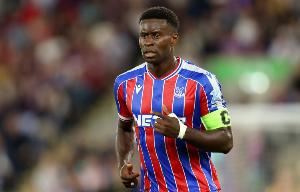 职业！记者：格伊转会告吹身边人很沮丧 但本人很冷静&会继续出战