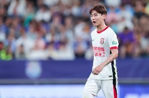 北青：蓉城目前与徐正源团队保持着积极的沟通 韦世豪伤缺一个月