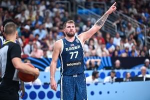 东契奇：有时候必须说一些不想说的话 但这就是成为领袖的一部分