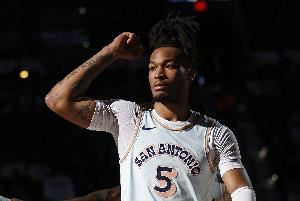 最佳新秀！卡斯尔谈伤愈回归：感觉很棒 我一直迫不及待想要上场