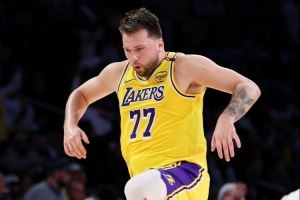 雷迪克：东契奇做些傻事是享受比赛的方式 我允许他不按套路出手