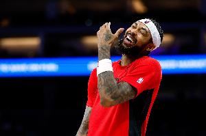 正负值+17最高!英格拉姆19中7拿到20分6板4助1断1帽 首节10分