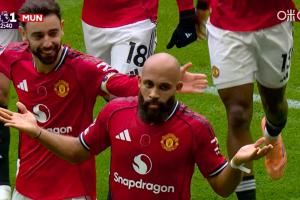 双手一摊我是老詹🤣姆伯莫进球后摊手庆祝，身后B费摸头杀已至